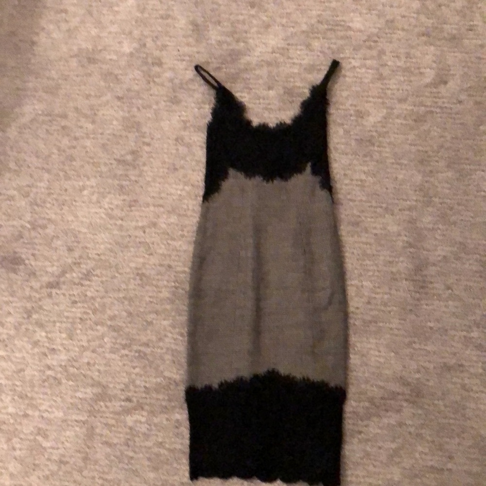 Diane Von Furstenberg Lace gorgeous Dress size 2.